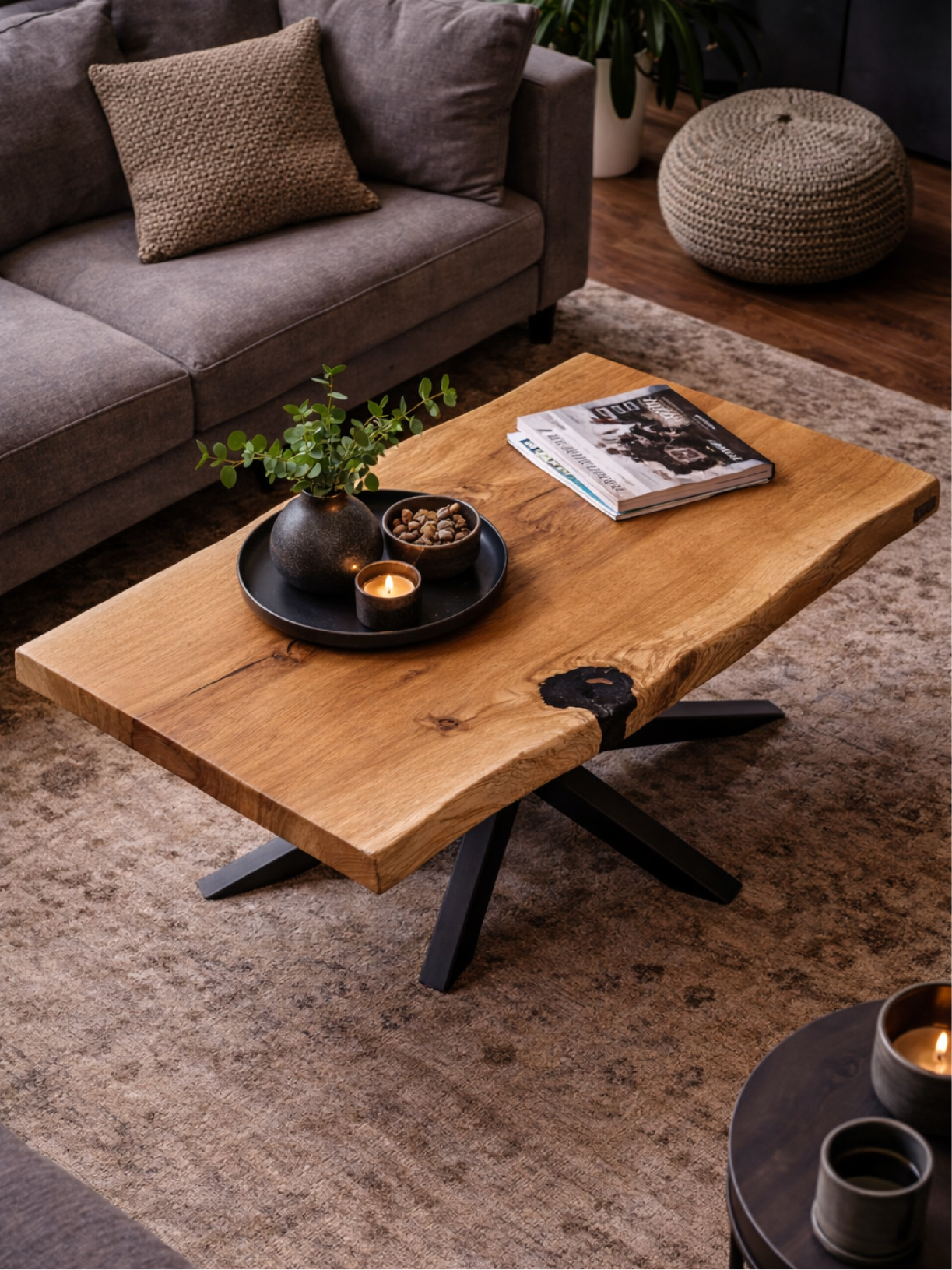 Couchtisch Wildeiche Stern im Wohnzimmer – Massivholzplatte mit Stern-Stahlgestell (Möbelloft)