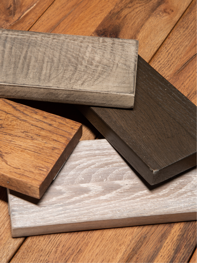 Möbelloft Couchtisch Oreo – Holzmaterial-Muster der massiven Balkenplatte im Detail